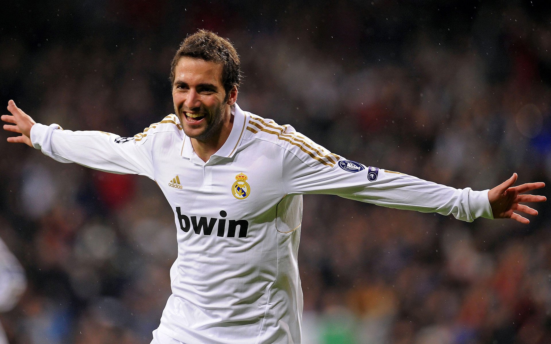 kaiyun-妖刀出鞘，天翻地覆，维尼修斯替补登场，阿贾克斯钢铁防线瞬间崩盘，妖刀出鞘，维尼修斯替补登场引爆阿贾克斯防线崩盘